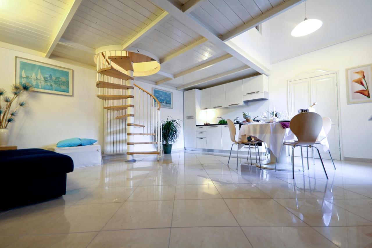 Villa Chiara Marina Trilocale อิมเปรีอา ภายนอก รูปภาพ